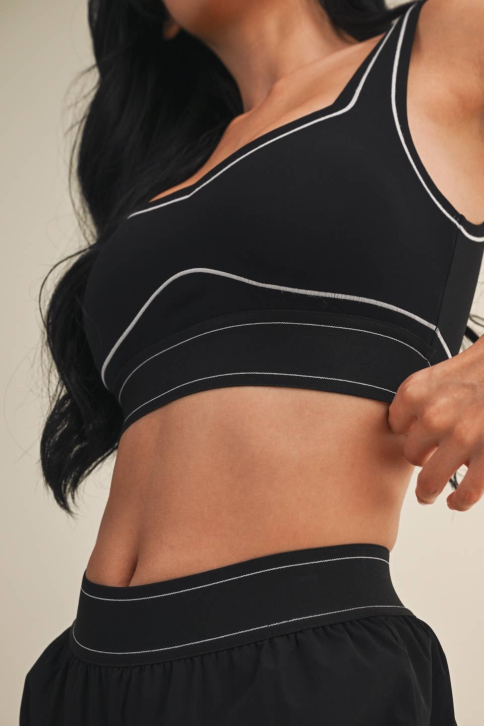 Emoni Contour Sports Bra - Black