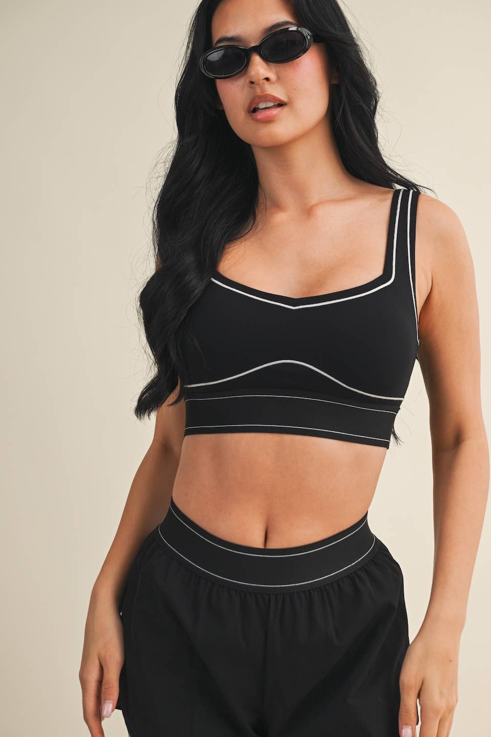 Emoni Contour Sports Bra - Black
